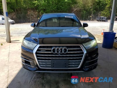 Piąte zdjęcie samochodu w środku: 2017 AUDI Q7 PREMIUM PLUS VIN:WA1LAAF72HD013366 - miniatura