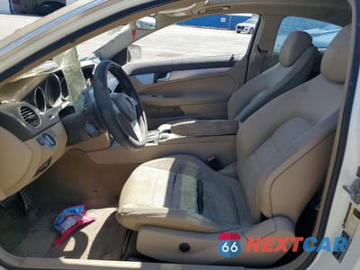 Zdjęcie 7 z 12 samochodu: 2012 MERCEDES-BENZ C 250 VIN:WDDGJ4HBXCF788687 - miniatura