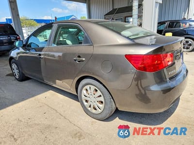 Drugie zdjęcie samochodu z przodu: 2012 KIA FORTE EX VIN:KNAFU4A24C5548948 - miniatura