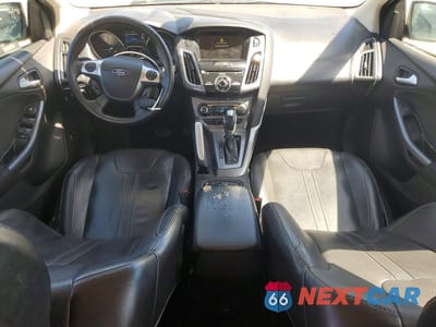 Zdjęcie 8 z 12 samochodu: 2012 FORD FOCUS TITANIUM VIN:1FAHP3J20CL468495 - miniatura