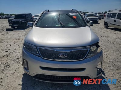 Piąte zdjęcie samochodu w środku: 2015 KIA SORENTO SX VIN:5XYKW4A75FG562330 - miniatura