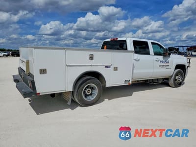 Trzecie zdjęcie samochodu z tyłu: 2019 CHEVROLET SILVERADO HD UTILITY / SERVICE TRUC VIN:1GB4KWCY0KF138643 - miniatura