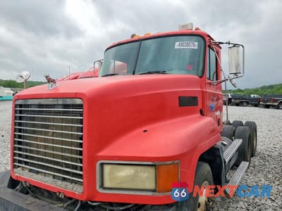 Zdjęcie 9 z 10 samochodu: 2001 MACK 600 CH600 VIN:1M1AA13Y11W138203 - miniatura