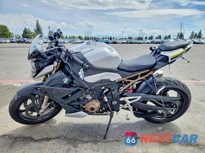 Trzecie zdjęcie samochodu z tyłu: 2022 BMW S 1000 R VIN:WB10E5301N6F54792 - miniatura