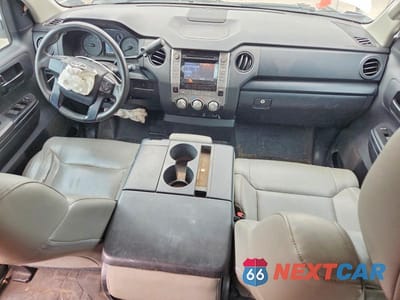 Zdjęcie 8 z 12 samochodu: 2016 TOYOTA TUNDRA SR VIN:5TFRM5F1XGX104179 - miniatura