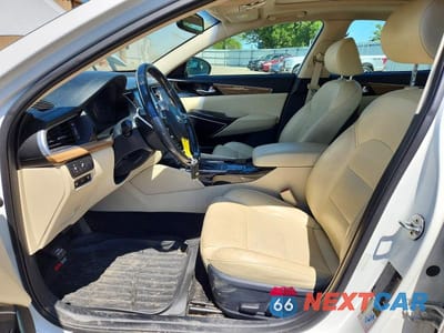 Zdjęcie 7 z 12 samochodu: 2017 KIA CADENZA PREMIUM VIN:KNALC4J10H5045938 - miniatura