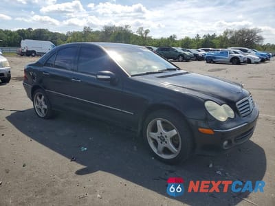 Czwarte zdjęcie samochodu z boku: 2005 MERCEDES-BENZ C 240 4MATIC VIN:WDBRF81J95F689454 - miniatura