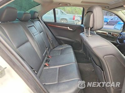 Zdjęcie 10 z 13 samochodu: 2014 MERCEDES-BENZ C 250 VIN:WDDGF4HB9EG257060 - miniatura
