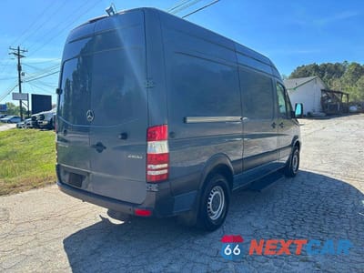Czwarte zdjęcie samochodu z boku: 2018 MERCEDES-BENZ SPRINTER 2500 VIN:WD3PE7CD3JP631447 - miniatura