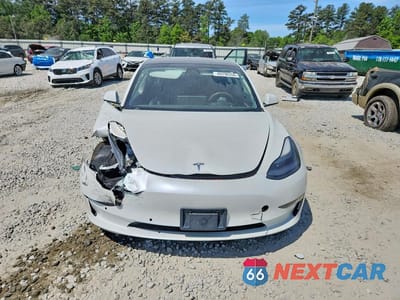 Piąte zdjęcie samochodu w środku: 2022 TESLA MODEL 3 VIN:5YJ3E1EB1NF189118 - miniatura
