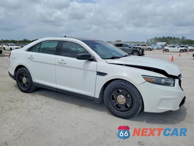 Czwarte zdjęcie samochodu z boku: 2018 FORD TAURUS POLICE INTERCEPTOR VIN:1FAHP2MK7JG110046 - miniatura