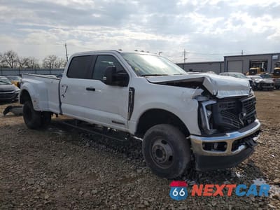 Czwarte zdjęcie samochodu z boku: 2024 FORD F350 XL DRW 4WD 6.7L V8 TDSL CREW CAB VIN:1FT8W3DT6RED40471 - miniatura