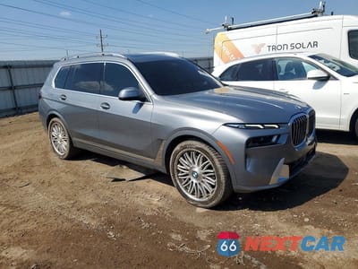 Czwarte zdjęcie samochodu z boku: 2023 BMW X7 XDRIVE40I VIN:5UX23EM05P9P92075 - miniatura