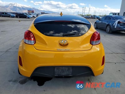 Zdjęcie 6 z 12 samochodu: 2017 HYUNDAI VELOSTER BASE VIN:KMHTC6AD0HU311338 - miniatura
