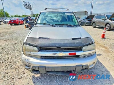 Piąte zdjęcie samochodu w środku: 2005 CHEVROLET TRAILBLAZER LS VIN:1GNDT13SX52100783 - miniatura