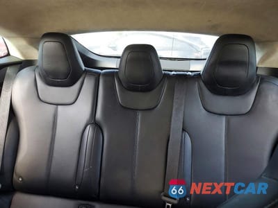 Zdjęcie 10 z 13 samochodu: 2015 TESLA MODEL S VIN:5YJSA1E13FF115036 - miniatura