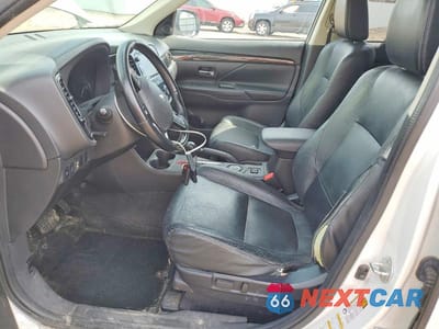 Zdjęcie 7 z 12 samochodu: 2016 MITSUBISHI OUTLANDER SE VIN:JA4AZ3A34GZ012673 - miniatura