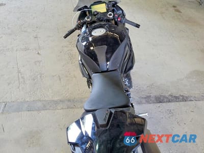 Zdjęcie 6 z 9 samochodu: 2026 BMW S 1000 RR VIN:WB10P2306T6M35591 - miniatura