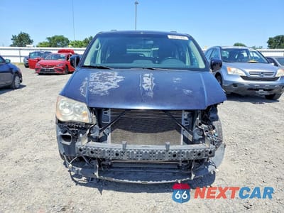 Piąte zdjęcie samochodu w środku: 2011 DODGE GRAND CARAVAN CREW VIN:2D4RN5DGXBR661379 - miniatura