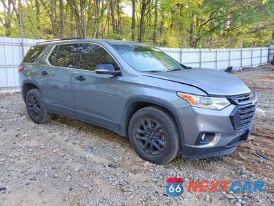 Czwarte zdjęcie samochodu z boku: 2019 CHEVROLET TRAVERSE LT VIN:1GNERGKW6KJ170549 - miniatura