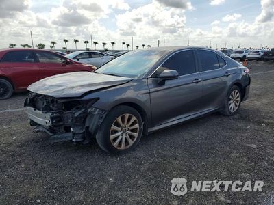 2020 TOYOTA CAMRY LE 4T1C11AK6LU928565 - główne zdjęcie licytacji z USA - miniatura