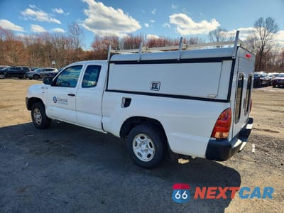 Drugie zdjęcie samochodu z przodu: 2015 TOYOTA TACOMA BASE VIN:5TFTX4CN1FX065477 - miniatura