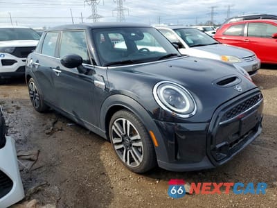 Czwarte zdjęcie samochodu z boku: 2023 MINI COOPER S VIN:WMW53DK09P2T11553 - miniatura