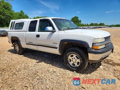 Czwarte zdjęcie samochodu z boku: 2002 CHEVROLET SILVERADO K1500 VIN:2GCEK19T721121487 - miniatura