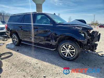 Czwarte zdjęcie samochodu z boku: 2019 FORD EXPEDITION MAX XLT VIN:1FMJK1JT5KEA21196 - miniatura