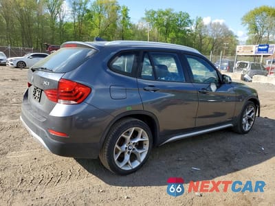 Trzecie zdjęcie samochodu z tyłu: 2015 BMW X1 XDRIVE28I VIN:WBAVL1C56FVY34289 - miniatura