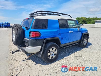Trzecie zdjęcie samochodu z tyłu: 2007 TOYOTA FJ CRUISER BASE VIN:JTEBU11F170057058 - miniatura