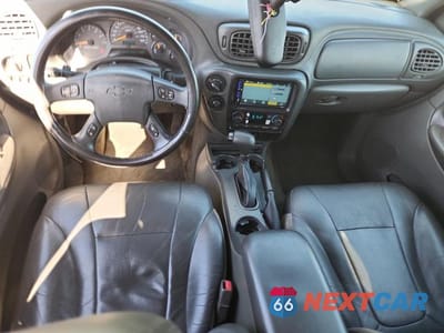 Zdjęcie 8 z 12 samochodu: 2003 CHEVROLET TRAILBLAZER VIN:1GNDT13SX32199599 - miniatura