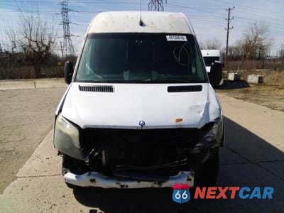 Piąte zdjęcie samochodu w środku: 2014 MERCEDES-BENZ SPRINTER 2500 VIN:WD3PE8DC4E5942348 - miniatura