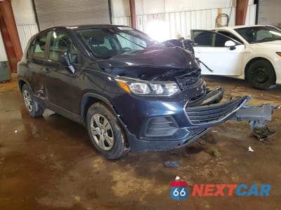 Czwarte zdjęcie samochodu z boku: 2018 CHEVROLET TRAX LS VIN:3GNCJKSB2JL327774 - miniatura