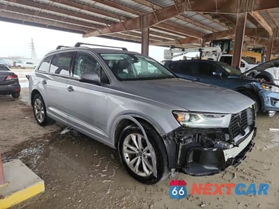 Czwarte zdjęcie samochodu z boku: 2018 AUDI Q7 PREMIUM PLUS VIN:WA1LAAF7XJD036223 - miniatura
