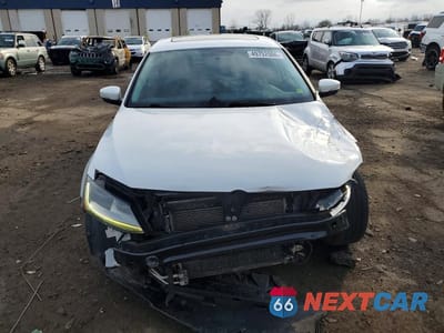 Piąte zdjęcie samochodu w środku: 2017 VOLKSWAGEN JETTA SE VIN:3VWDB7AJ2HM305968 - miniatura