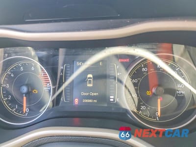 Zdjęcie 9 z 13 samochodu: 2017 JEEP CHEROKEE LATITUDE VIN:1C4PJMCS1HW639030 - miniatura