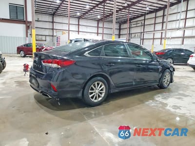 Trzecie zdjęcie samochodu z tyłu: 2019 HYUNDAI SONATA SE VIN:5NPE24AF5KH735380 - miniatura