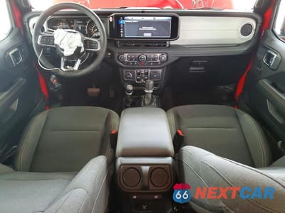 Zdjęcie 8 z 12 samochodu: 2026 JEEP WRANGLER SAHARA VIN:1C4PJXEN0TW179425 - miniatura