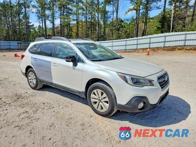 Czwarte zdjęcie samochodu z boku: 2018 SUBARU OUTBACK 2.5I PREMIUM VIN:4S4BSAHC3J3230358 - miniatura