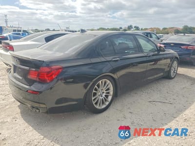 Trzecie zdjęcie samochodu z tyłu: 2013 BMW 750 LI VIN:WBAYE8C51DD132853 - miniatura