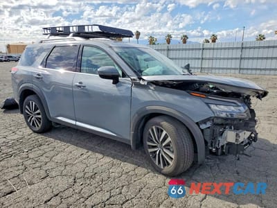 Czwarte zdjęcie samochodu z boku: 2025 NISSAN PATHFINDER PLATINUM VIN:5N1DR3DG4SC264707 - miniatura