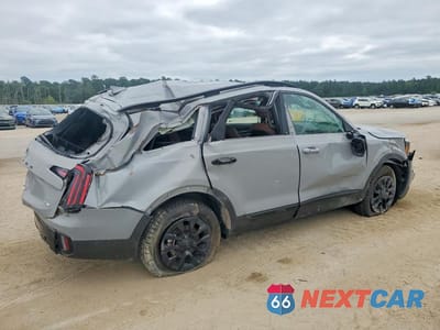 Trzecie zdjęcie samochodu z tyłu: 2025 KIA TELLURIDE EX X-PRO VIN:5XYP3DGC4SG616780 - miniatura
