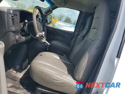 Zdjęcie 7 z 13 samochodu: 2017 CHEV EXPRESS G3500 VIN:1GCZGGFF7H1266970 - miniatura