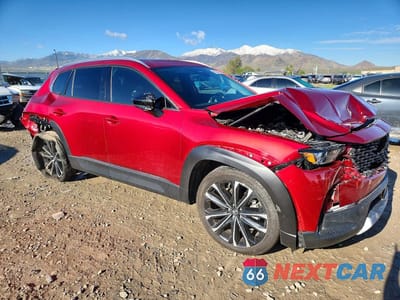 Czwarte zdjęcie samochodu z boku: 2025 MAZDA CX-50 PREMIUM VIN:7MMVABDY6SN309881 - miniatura