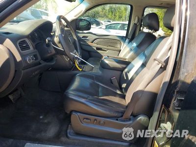Zdjęcie 7 z 13 samochodu: 2010 GMC YUKON XL DENALI VIN:1GKUKMEF6AR201189 - miniatura