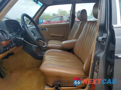 Zdjęcie 7 z 13 samochodu: 1985 MERCEDES-BENZ 300 DT VIN:WDBAB33C2FA192156 - miniatura
