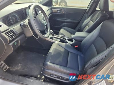 Zdjęcie 7 z 12 samochodu: 2017 HONDA ACCORD SPORT VIN:1HGCR2F54HA232819 - miniatura