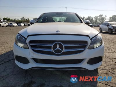 Piąte zdjęcie samochodu w środku: 2016 MERCEDES-BENZ C 300 VIN:55SWF4JB6GU118712 - miniatura