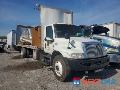 2020 INTERNATIONAL MV607 BOX TRUCK 1HTEWMML8LH809576 - główne zdjęcie licytacji z USA - miniatura